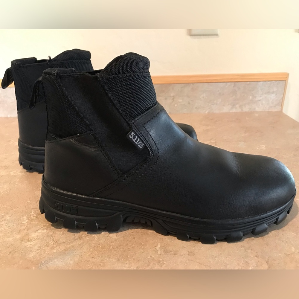 511 men’s Company  Boot. Size 10 slightly worn, black leather